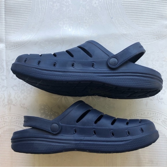 Rugged Shark Junior Boys Size 5 Navy Blue Rubber Clogs Sandals Slip On Slippers - Picture 6 of 16